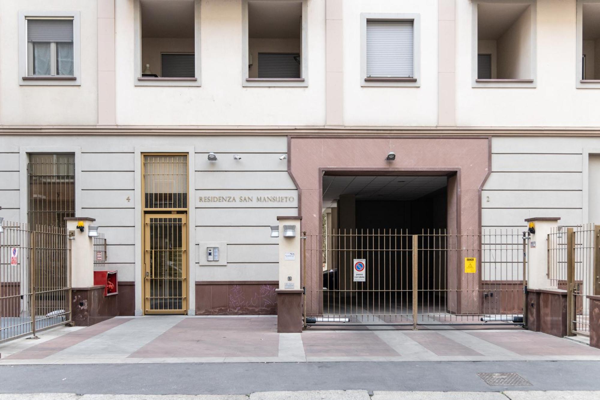 Bocconi'S Nest - Close To Duomo With Terrace Milan Exterior photo