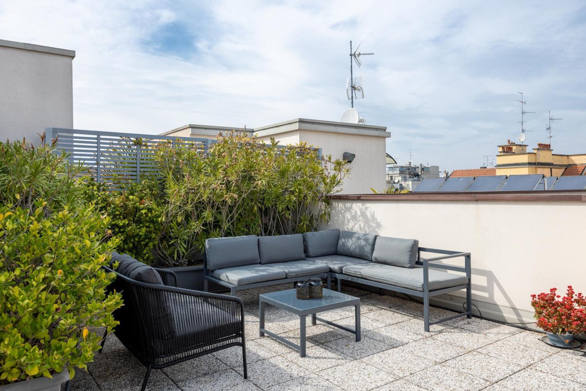 Bocconi'S Nest - Close To Duomo With Terrace Milan Exterior photo